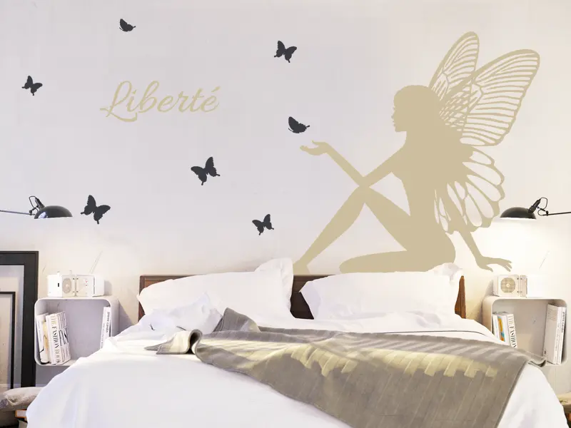 Sticker mural Féerique Fée Papillon Personnalisée 2 résultat en situation Sticker Fée Papillon Personnalisée 2