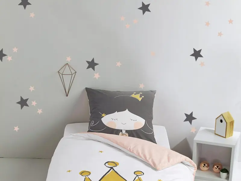 Sticker mural Pack Déco - Tendance Pack Deco Étoiles résultat en situation Sticker Pack Deco Étoiles