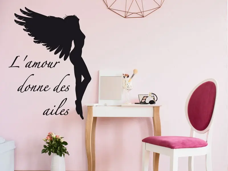 Sticker mural Citations d'Amour L'amour donne des ailes résultat en situation Sticker L'amour donne des ailes