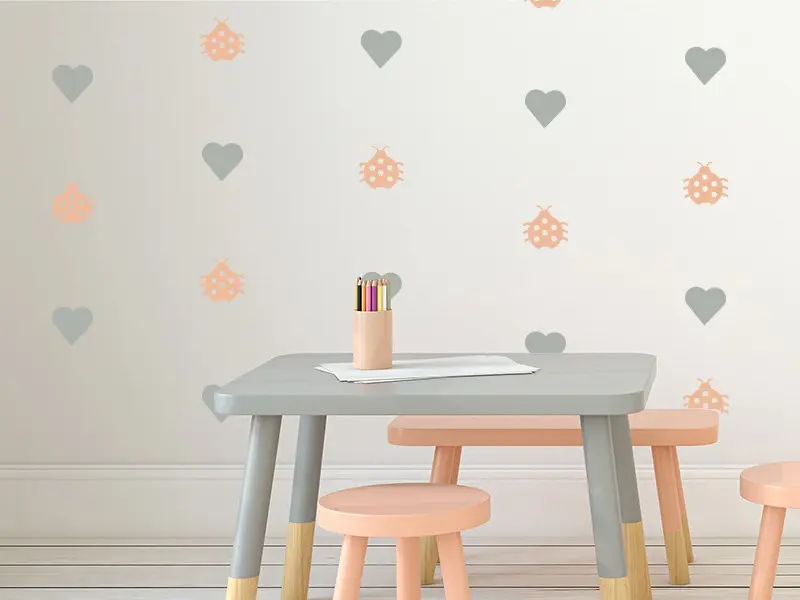 Sticker mural Frises - Pack Pack coccinelles et coeurs résultat en situation Sticker Pack coccinelles et coeurs