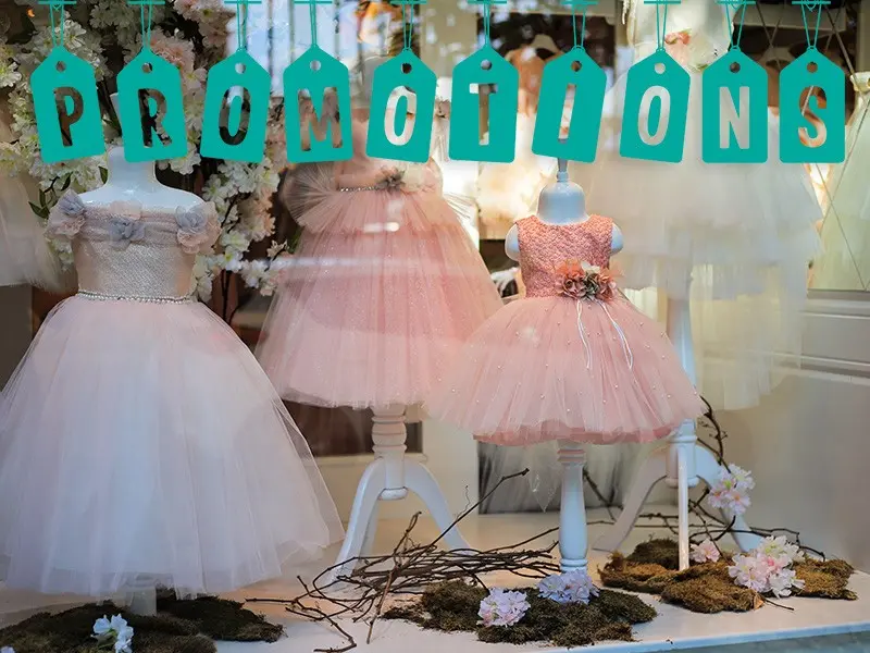 Sticker mural Promotions Promotions Etiquettes Suspendues résultat en situation gros plan Sticker Promotions Etiquettes Suspendues