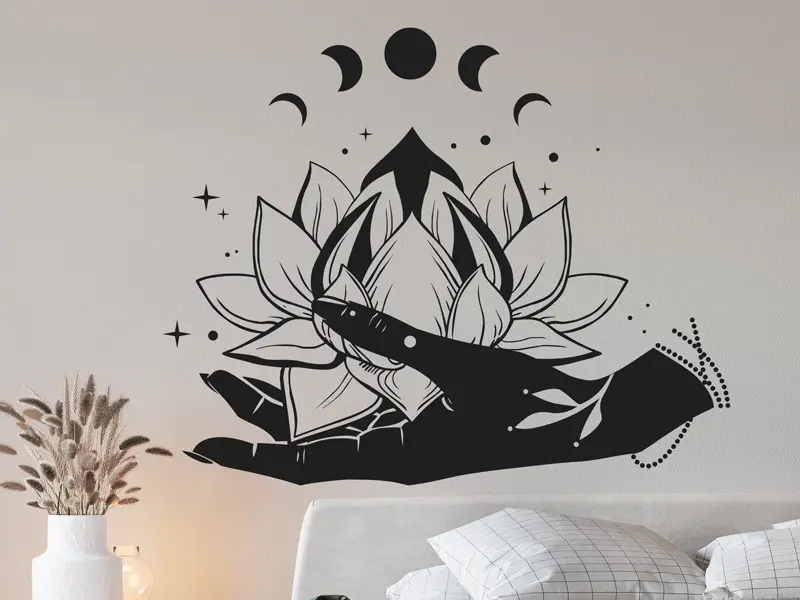 Sticker mural Symboles et Figures Main Fleur de Lotus Zen résultat en situation gros plan Sticker Main Fleur de Lotus Zen