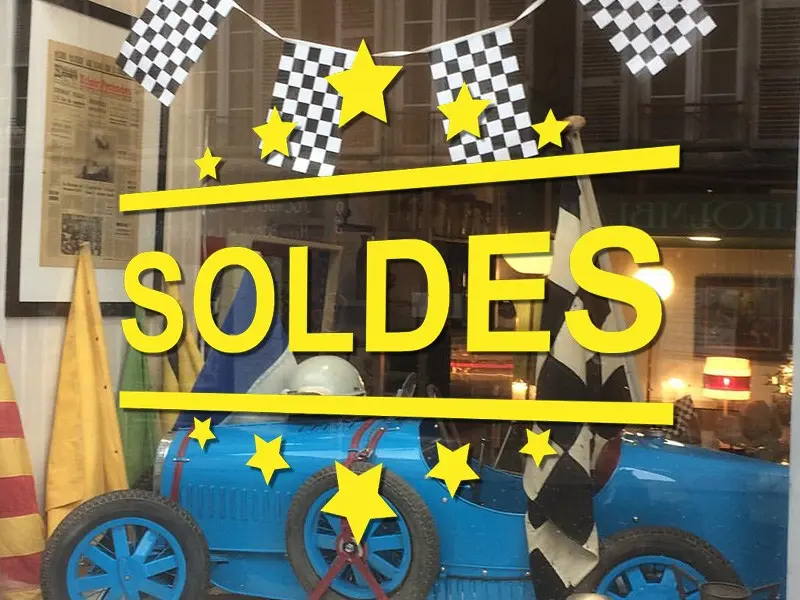 Sticker mural Saldos Etoiles Personnalisable résultat en situation gros plan Sticker Etoiles Personnalisable