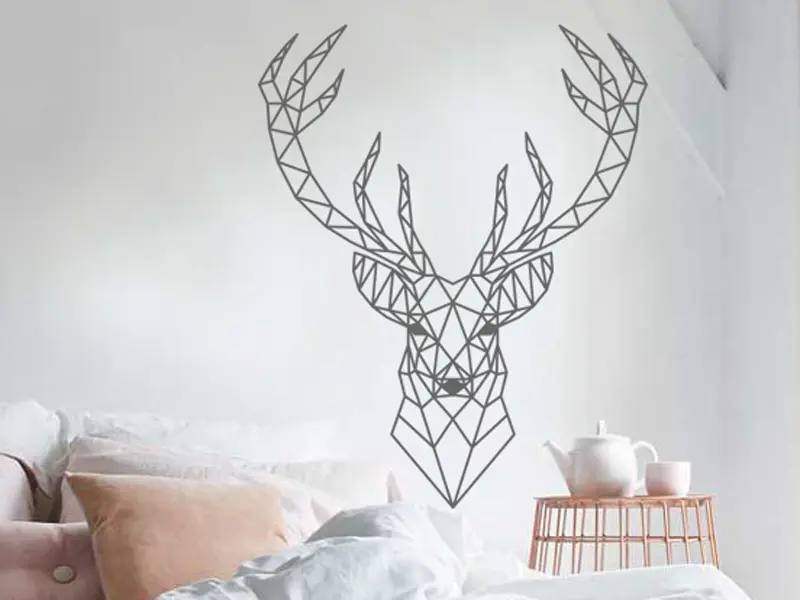 Autocolante Cervo Geométrico 2 résultat en situation gros plan Autocolante Cervo Geométrico 2