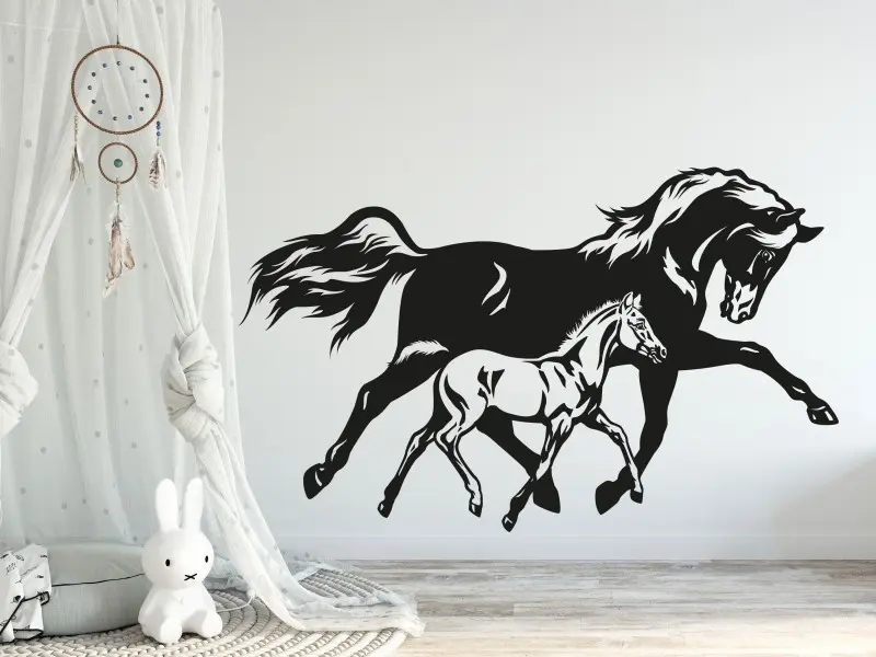 Sticker mural Sur la Terre Jument et poulain résultat en situation Sticker Jument et poulain