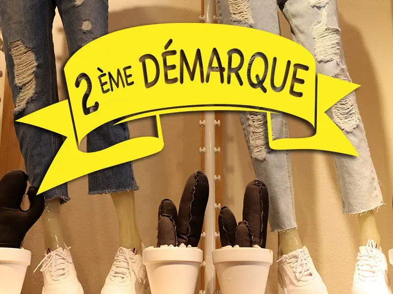 Sticker mural Soldes Démarque Bandeau résultat en situation Sticker Démarque Bandeau