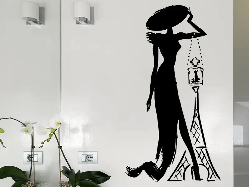 Sticker mural Stickers WC & Salle de bain La Petite Robe Noire Guerlain 4 résultat en situation gros plan Sticker La Petite Robe Noire Guerlain 4
