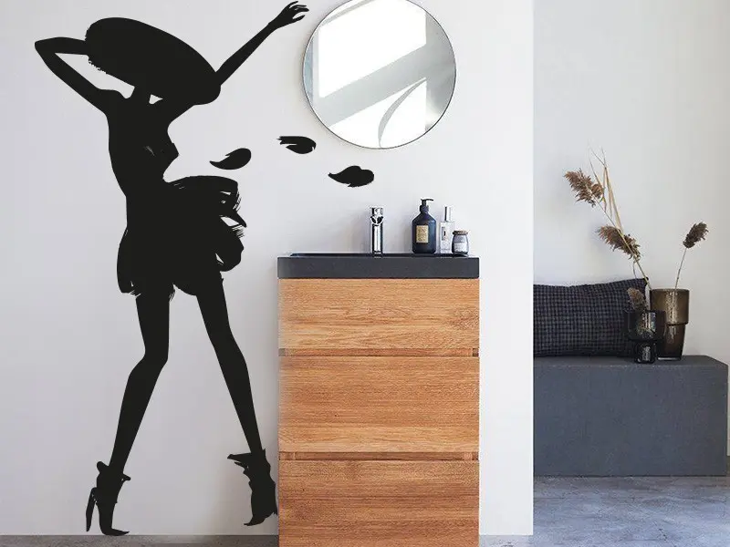 Sticker mural Stickers WC & Salle de bain La Petite Robe Noire Guerlain 2 résultat en situation gros plan Sticker La Petite Robe Noire Guerlain 2