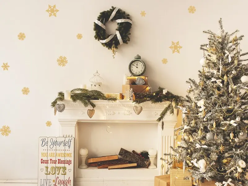 Sticker mural Noël Pack 24 Flocons de Noël résultat en situation gros plan Sticker Pack 24 Flocons de Noël