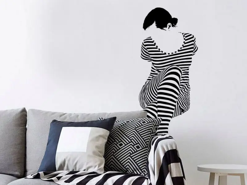 Sticker mural Silhouettes Femme Rayures résultat en situation Sticker Femme Rayures