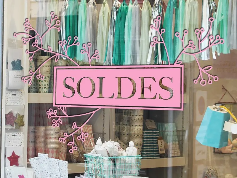 Sticker mural Soldes Floral Texte Personnalisable résultat en situation Sticker Floral Texte Personnalisable