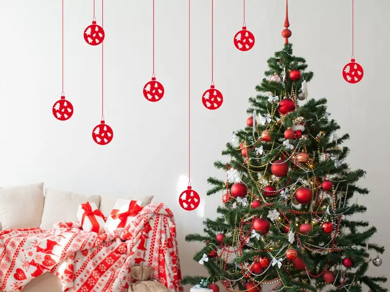 Sticker mural Noël Pack 8 Boules Arbres de Noël résultat en situation Sticker Pack 8 Boules Arbres de Noël
