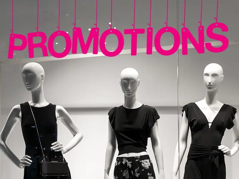 Sticker mural Promotions Promotions Lettres Suspendues résultat en situation Sticker Promotions Lettres Suspendues