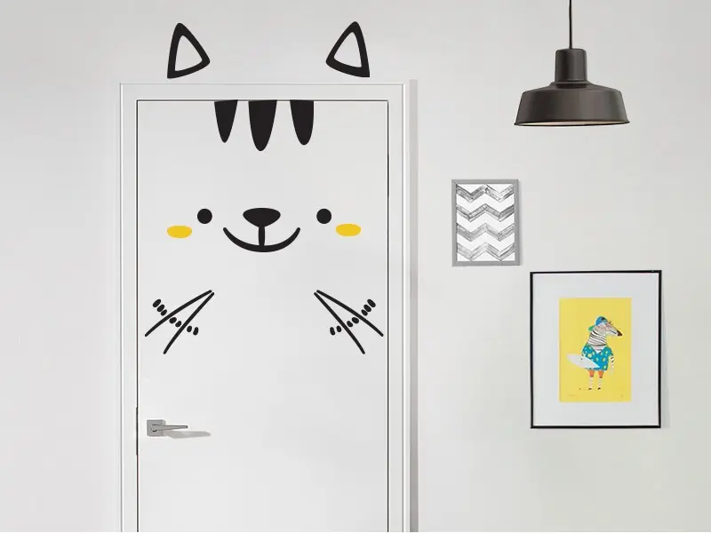 Sticker mural Chat à la Porte résultat en situation Sticker mural Chat à la Porte résultat en situation