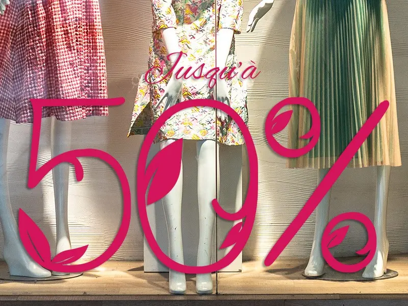 Sticker mural Saldos Jusqu'à Feuilles Printemps Personnalisable résultat en situation gros plan Sticker Jusqu'à Feuilles Printemps Personnalisable