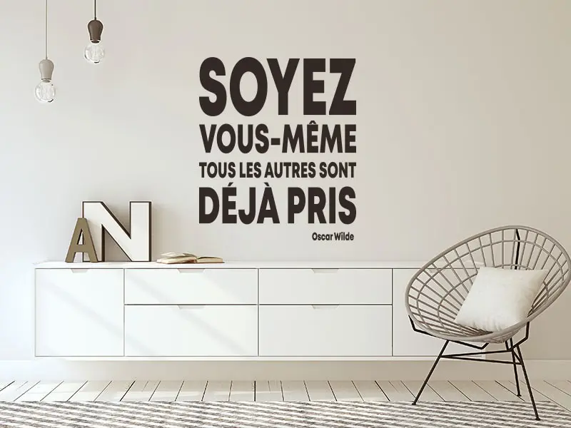 Sticker mural Citações de Autor Citation Soyez vous même de Oscar Wilde résultat en situation Sticker Citation Soyez vous même de Oscar Wilde
